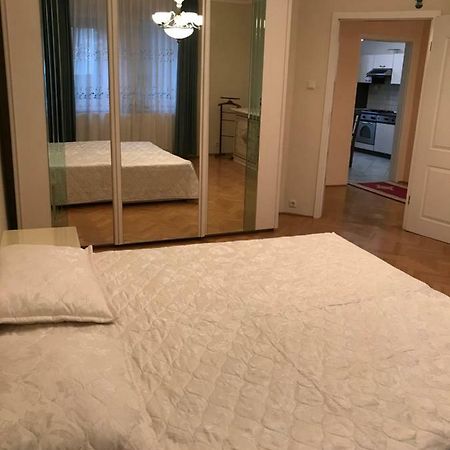 Gabor Pal 1 Apartman 2 Szoba Dunafoldvar Bagian luar foto