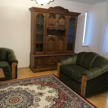 Gabor Pal 1 Apartman 2 Szoba Dunafoldvar Bagian luar foto